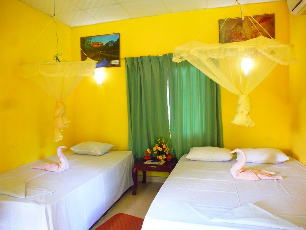 סיגירייה The Nilmini Lodge חדר תמונה